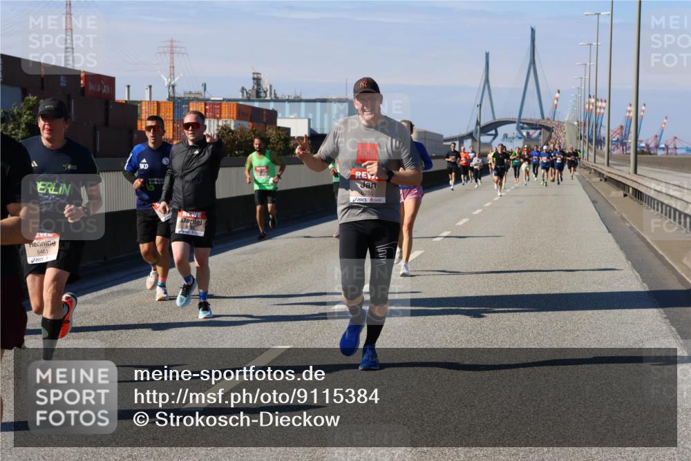 03.10.2025 - Köhlbrandbrückenlauf Strokosch-Dieckow http://msf.ph/oto/9115384 03.10.2025 12:48:21 Position 3 6461, 6255 meine-sportfotos.de