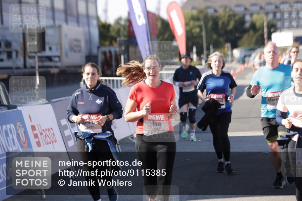 03.10.2025 - Köhlbrandbrückenlauf Jannik Wohlers http://msf.ph/oto/9115385 03.10.2025 13:32:48 Ziel 5110, 5133, 5187, 5273, 5446, 5477, 5478, 6147, 6148, 6360, 6513 meine-sportfotos.de