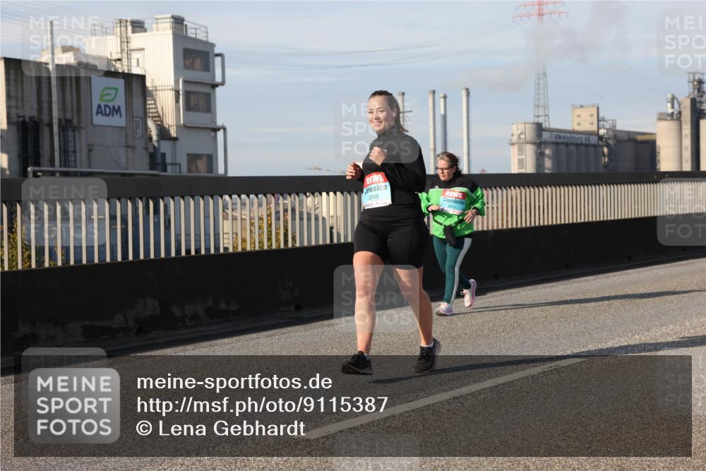 03.10.2025 - Köhlbrandbrückenlauf Lena Gebhardt http://msf.ph/oto/9115387 03.10.2025 10:18:10 Position 2 3098, 3624 meine-sportfotos.de
