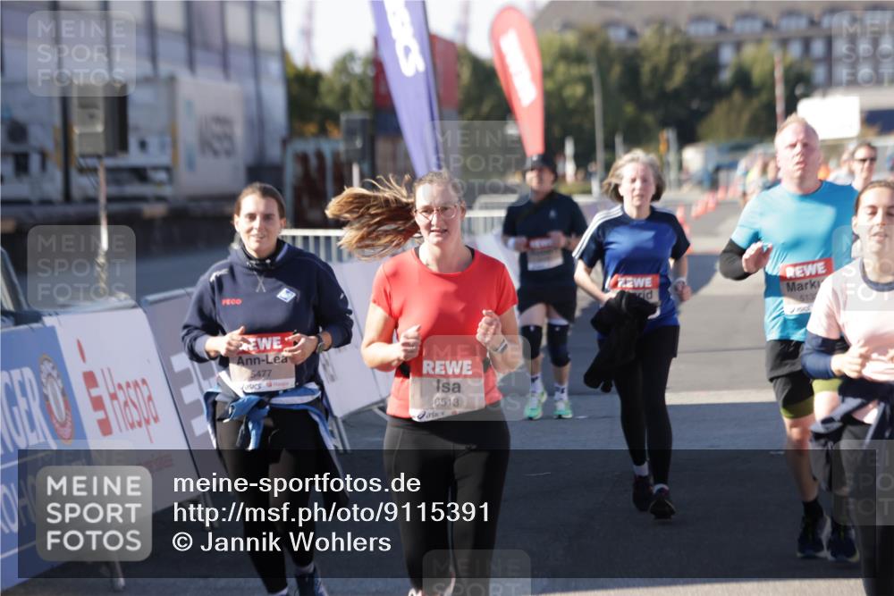 03.10.2025 - Köhlbrandbrückenlauf Jannik Wohlers http://msf.ph/oto/9115391 03.10.2025 13:32:48 Ziel 5110, 5133, 5187, 5273, 5446, 5477, 5478, 6147, 6148, 6360, 6513 meine-sportfotos.de