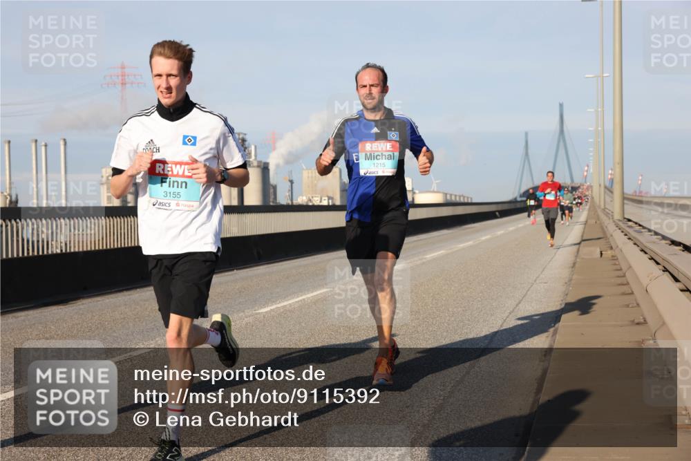 03.10.2025 - Köhlbrandbrückenlauf Lena Gebhardt http://msf.ph/oto/9115392 03.10.2025 09:43:32 Position 2 3155, 1215 meine-sportfotos.de
