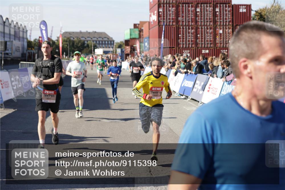 03.10.2025 - Köhlbrandbrückenlauf Jannik Wohlers http://msf.ph/oto/9115398 03.10.2025 13:02:18 Ziel 4109, 4130, 4281, 4337, 4492, 4946, 5617, 5697, 5747, 5845, 6465, 6492 meine-sportfotos.de