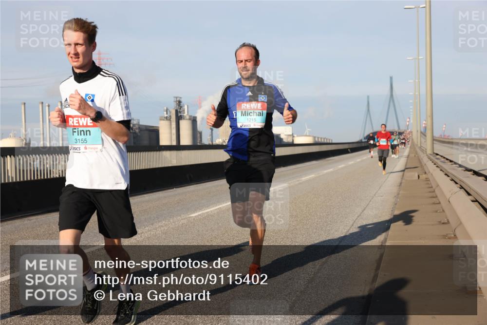 03.10.2025 - Köhlbrandbrückenlauf Lena Gebhardt http://msf.ph/oto/9115402 03.10.2025 09:43:33 Position 2 3155, 1215 meine-sportfotos.de