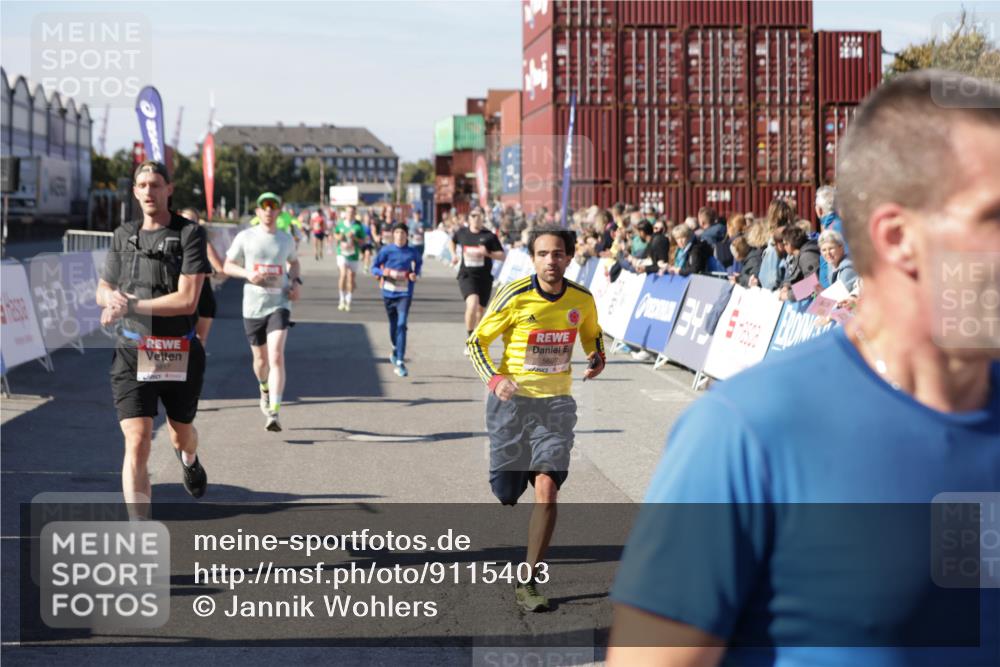 03.10.2025 - Köhlbrandbrückenlauf Jannik Wohlers http://msf.ph/oto/9115403 03.10.2025 13:02:18 Ziel 4109, 4130, 4281, 4337, 4492, 4946, 5617, 5697, 5747, 5845, 6465, 6492 meine-sportfotos.de