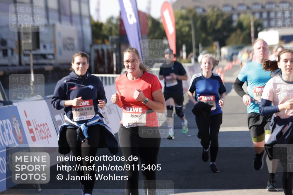 03.10.2025 - Köhlbrandbrückenlauf Jannik Wohlers http://msf.ph/oto/9115405 03.10.2025 13:32:48 Ziel 5110, 5133, 5187, 5273, 5446, 5477, 5478, 6147, 6148, 6360, 6513 meine-sportfotos.de
