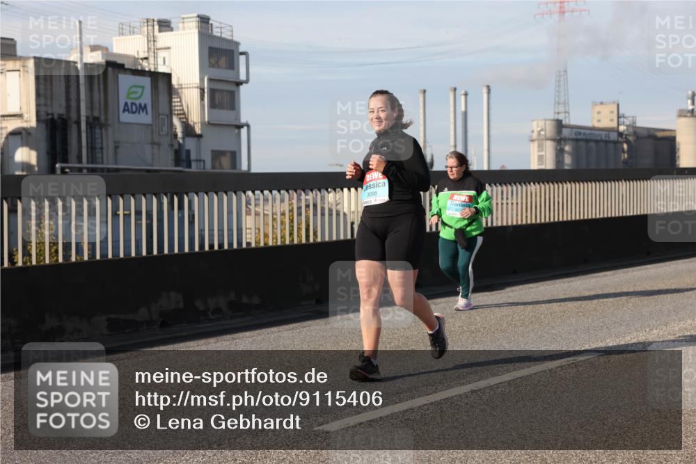 03.10.2025 - Köhlbrandbrückenlauf Lena Gebhardt http://msf.ph/oto/9115406 03.10.2025 10:18:10 Position 2 3098 meine-sportfotos.de