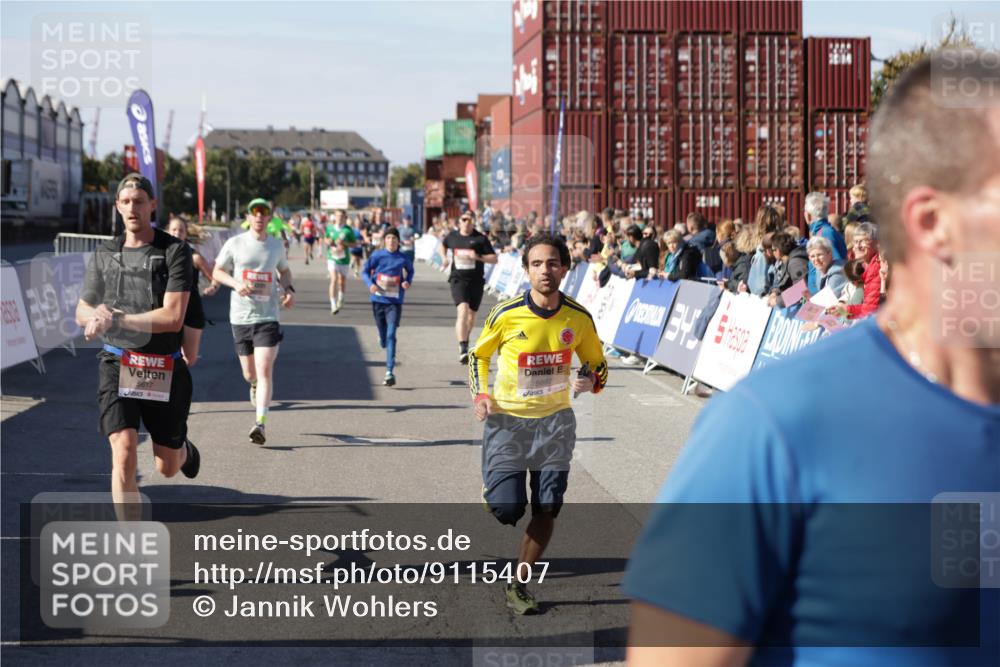 03.10.2025 - Köhlbrandbrückenlauf Jannik Wohlers http://msf.ph/oto/9115407 03.10.2025 13:02:18 Ziel 4109, 4130, 4281, 4337, 4492, 4946, 5617, 5697, 5747, 5845, 6465, 6492 meine-sportfotos.de