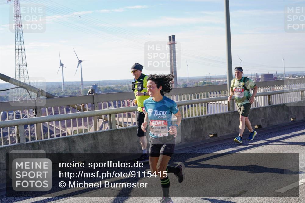 03.10.2025 - Köhlbrandbrückenlauf Michael Burmester http://msf.ph/oto/9115415 03.10.2025 12:56:55 Position 2 4984 meine-sportfotos.de
