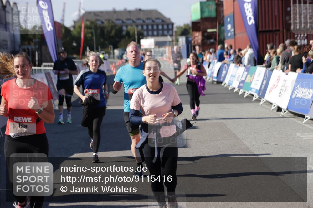 03.10.2025 - Köhlbrandbrückenlauf Jannik Wohlers http://msf.ph/oto/9115416 03.10.2025 13:32:49 Ziel 5110, 5133, 5187, 5273, 5446, 5477, 5478, 6147, 6148, 6360, 6513 meine-sportfotos.de