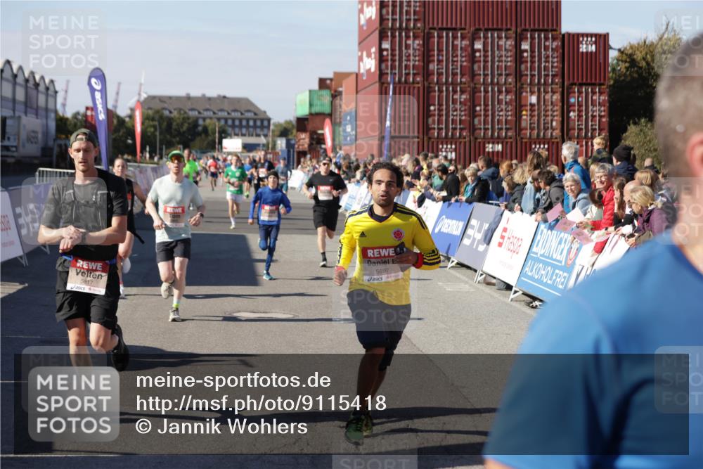 03.10.2025 - Köhlbrandbrückenlauf Jannik Wohlers http://msf.ph/oto/9115418 03.10.2025 13:02:18 Ziel 4109, 4130, 4281, 4337, 4492, 4946, 5617, 5697, 5747, 5845, 6465, 6492 meine-sportfotos.de