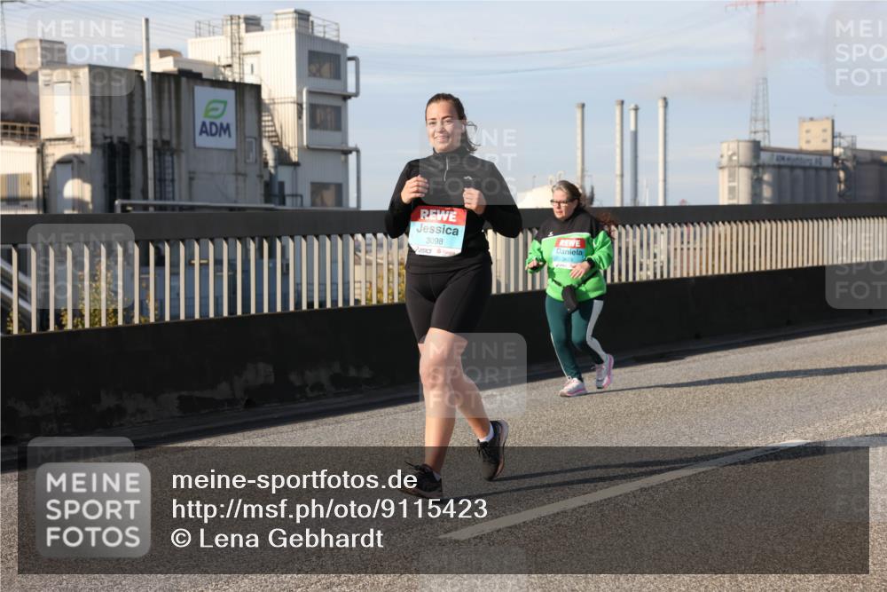 03.10.2025 - Köhlbrandbrückenlauf Lena Gebhardt http://msf.ph/oto/9115423 03.10.2025 10:18:11 Position 2 3098 meine-sportfotos.de