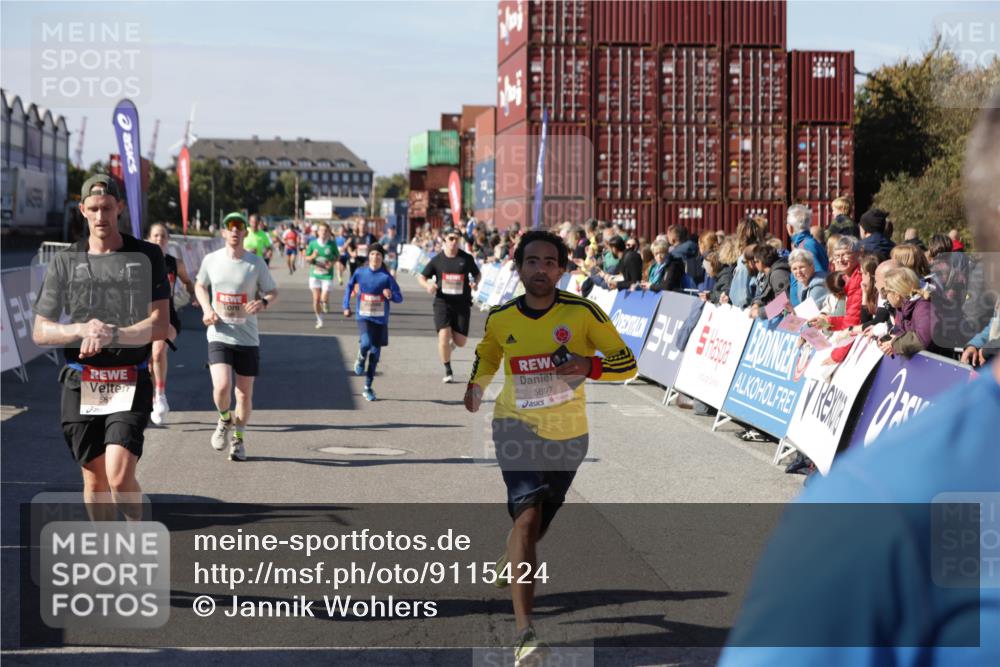 03.10.2025 - Köhlbrandbrückenlauf Jannik Wohlers http://msf.ph/oto/9115424 03.10.2025 13:02:18 Ziel 4109, 4130, 4281, 4337, 4492, 4946, 5617, 5697, 5747, 5845, 6465, 6492 meine-sportfotos.de