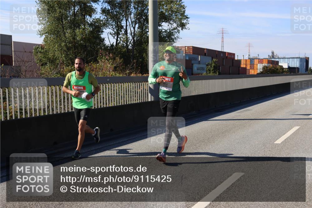 03.10.2025 - Köhlbrandbrückenlauf Strokosch-Dieckow http://msf.ph/oto/9115425 03.10.2025 12:48:28 Position 3 6739 meine-sportfotos.de