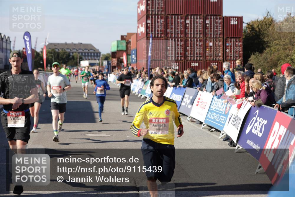 03.10.2025 - Köhlbrandbrückenlauf Jannik Wohlers http://msf.ph/oto/9115439 03.10.2025 13:02:18 Ziel 4109, 4130, 4281, 4337, 4492, 4946, 5617, 5697, 5747, 5845, 6465, 6492 meine-sportfotos.de