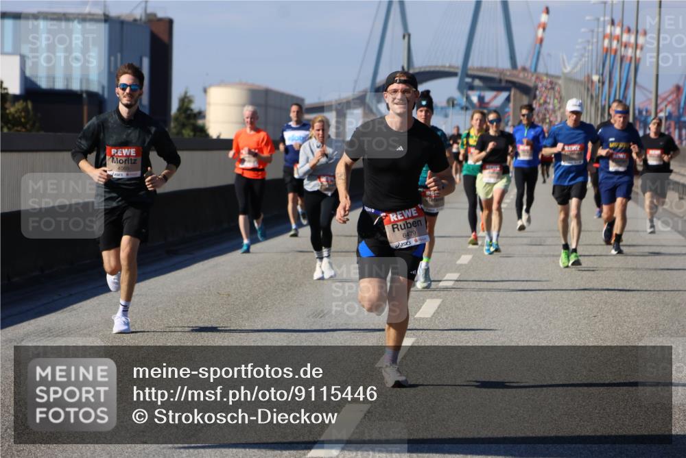 03.10.2025 - Köhlbrandbrückenlauf Strokosch-Dieckow http://msf.ph/oto/9115446 03.10.2025 12:48:32 Position 3 4069, 6479 meine-sportfotos.de