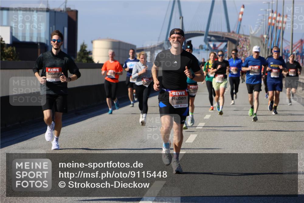 03.10.2025 - Köhlbrandbrückenlauf Strokosch-Dieckow http://msf.ph/oto/9115448 03.10.2025 12:48:32 Position 3 4069, 6479 meine-sportfotos.de