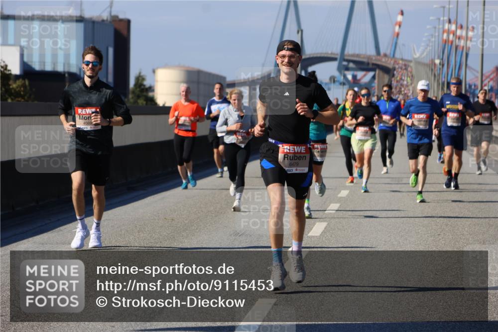 03.10.2025 - Köhlbrandbrückenlauf Strokosch-Dieckow http://msf.ph/oto/9115453 03.10.2025 12:48:32 Position 3 4069, 6479 meine-sportfotos.de