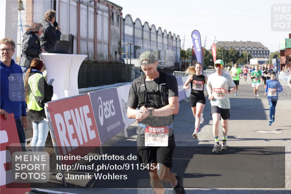 03.10.2025 - Köhlbrandbrückenlauf Jannik Wohlers http://msf.ph/oto/9115454 03.10.2025 13:02:19 Ziel 4109, 4130, 4277, 4281, 4337, 4492, 4946, 5617, 5697, 5747, 5845, 6465, 6492 meine-sportfotos.de