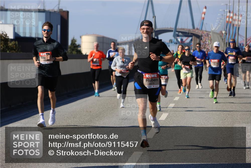 03.10.2025 - Köhlbrandbrückenlauf Strokosch-Dieckow http://msf.ph/oto/9115457 03.10.2025 12:48:32 Position 3 406, 6479 meine-sportfotos.de