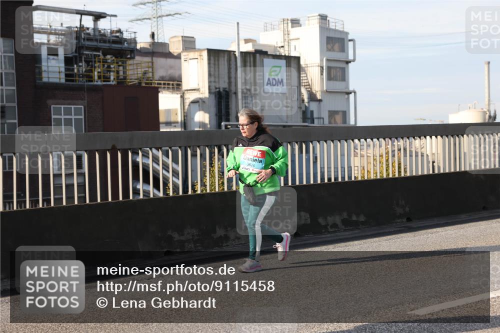 03.10.2025 - Köhlbrandbrückenlauf Lena Gebhardt http://msf.ph/oto/9115458 03.10.2025 10:18:12 Position 2 3624 meine-sportfotos.de