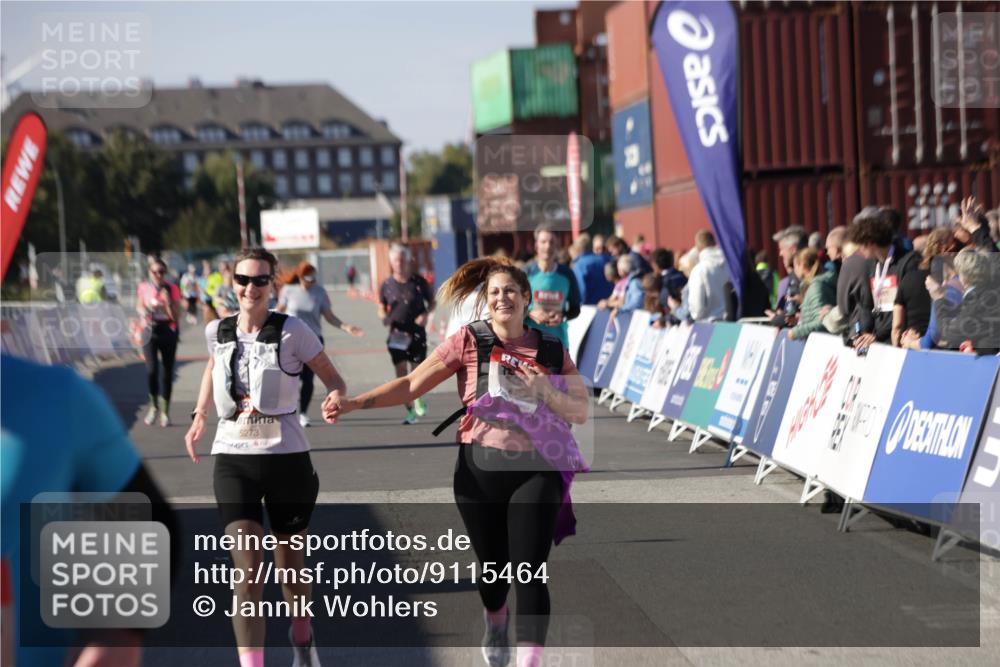 03.10.2025 - Köhlbrandbrückenlauf Jannik Wohlers http://msf.ph/oto/9115464 03.10.2025 13:32:52 Ziel 5110, 5133, 5187, 5273, 5446, 5477, 5478, 6147, 6148, 6360, 6513 meine-sportfotos.de