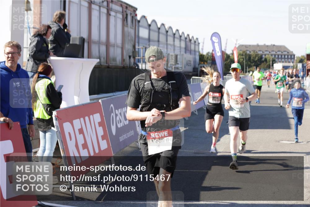 03.10.2025 - Köhlbrandbrückenlauf Jannik Wohlers http://msf.ph/oto/9115467 03.10.2025 13:02:19 Ziel 4109, 4130, 4277, 4281, 4337, 4492, 4946, 5617, 5697, 5747, 5845, 6465, 6492 meine-sportfotos.de