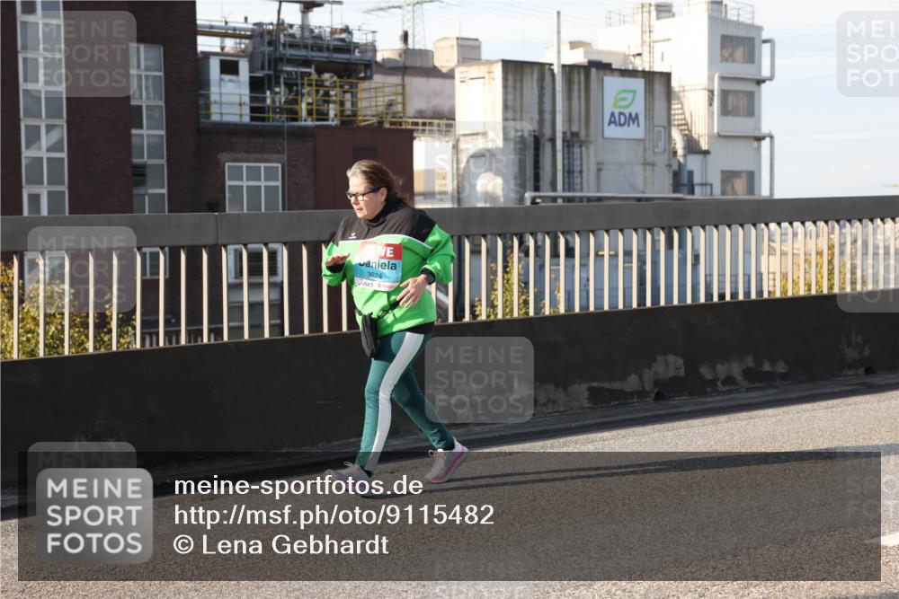 03.10.2025 - Köhlbrandbrückenlauf Lena Gebhardt http://msf.ph/oto/9115482 03.10.2025 10:18:13 Position 2 3624 meine-sportfotos.de