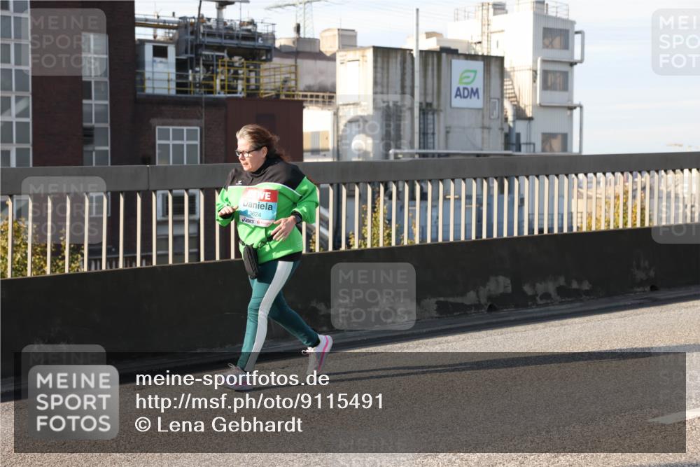 03.10.2025 - Köhlbrandbrückenlauf Lena Gebhardt http://msf.ph/oto/9115491 03.10.2025 10:18:13 Position 2 3624 meine-sportfotos.de
