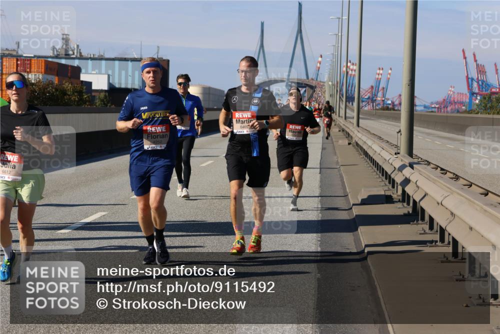 03.10.2025 - Köhlbrandbrückenlauf Strokosch-Dieckow http://msf.ph/oto/9115492 03.10.2025 12:48:42 Position 3 6612, 4252, 6465 meine-sportfotos.de