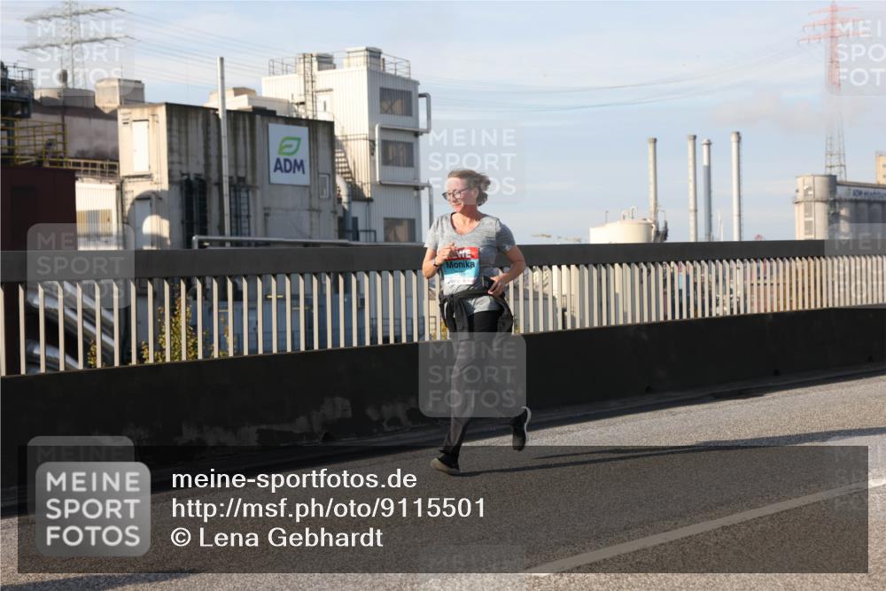 03.10.2025 - Köhlbrandbrückenlauf Lena Gebhardt http://msf.ph/oto/9115501 03.10.2025 10:18:14 Position 2  meine-sportfotos.de