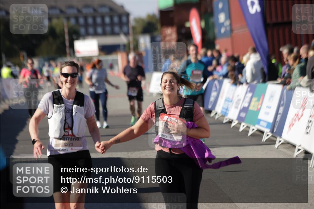 03.10.2025 - Köhlbrandbrückenlauf Jannik Wohlers http://msf.ph/oto/9115503 03.10.2025 13:32:52 Ziel 5110, 5133, 5187, 5273, 5446, 5477, 5478, 6147, 6148, 6360, 6513 meine-sportfotos.de