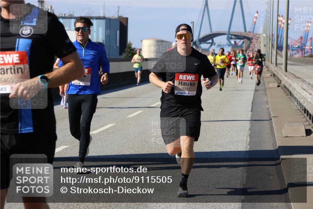 03.10.2025 - Köhlbrandbrückenlauf Strokosch-Dieckow http://msf.ph/oto/9115505 03.10.2025 12:48:44 Position 3 6465, 279, 5747 meine-sportfotos.de