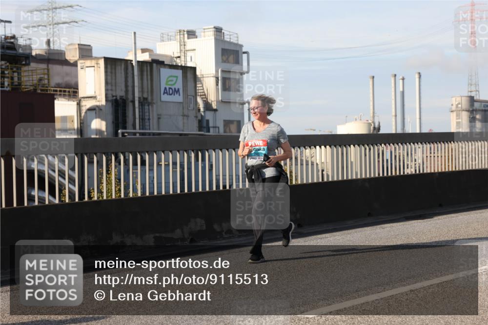 03.10.2025 - Köhlbrandbrückenlauf Lena Gebhardt http://msf.ph/oto/9115513 03.10.2025 10:18:14 Position 2  meine-sportfotos.de