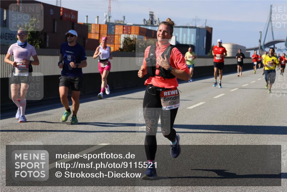 03.10.2025 - Köhlbrandbrückenlauf Strokosch-Dieckow http://msf.ph/oto/9115521 03.10.2025 12:48:49 Position 3 5639 meine-sportfotos.de