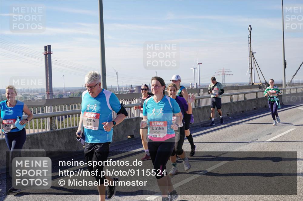 03.10.2025 - Köhlbrandbrückenlauf Michael Burmester http://msf.ph/oto/9115524 03.10.2025 12:56:59 Position 2 6571, 6544, 6545 meine-sportfotos.de