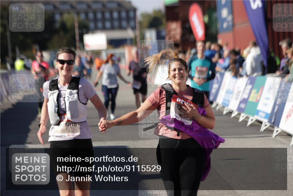 03.10.2025 - Köhlbrandbrückenlauf Jannik Wohlers http://msf.ph/oto/9115529 03.10.2025 13:32:52 Ziel 5110, 5133, 5187, 5273, 5446, 5477, 5478, 6147, 6148, 6360, 6513 meine-sportfotos.de