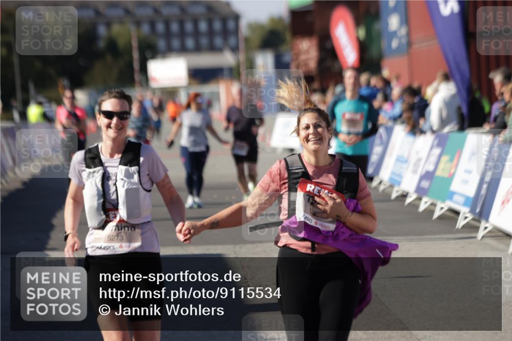 03.10.2025 - Köhlbrandbrückenlauf Jannik Wohlers http://msf.ph/oto/9115534 03.10.2025 13:32:52 Ziel 5110, 5133, 5187, 5273, 5446, 5477, 5478, 6147, 6148, 6360, 6513 meine-sportfotos.de