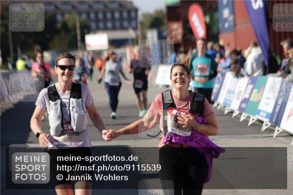 03.10.2025 - Köhlbrandbrückenlauf Jannik Wohlers http://msf.ph/oto/9115539 03.10.2025 13:32:52 Ziel 5110, 5133, 5187, 5273, 5446, 5477, 5478, 6147, 6148, 6360, 6513 meine-sportfotos.de