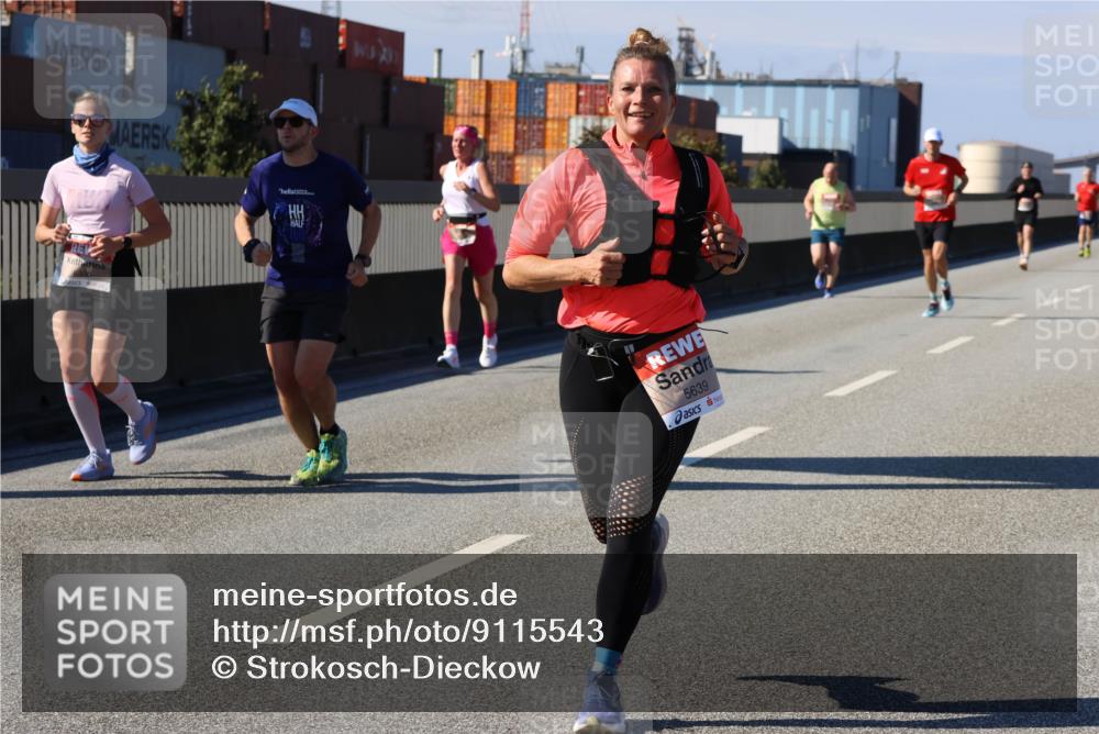 03.10.2025 - Köhlbrandbrückenlauf Strokosch-Dieckow http://msf.ph/oto/9115543 03.10.2025 12:48:49 Position 3 6320, 5639 meine-sportfotos.de