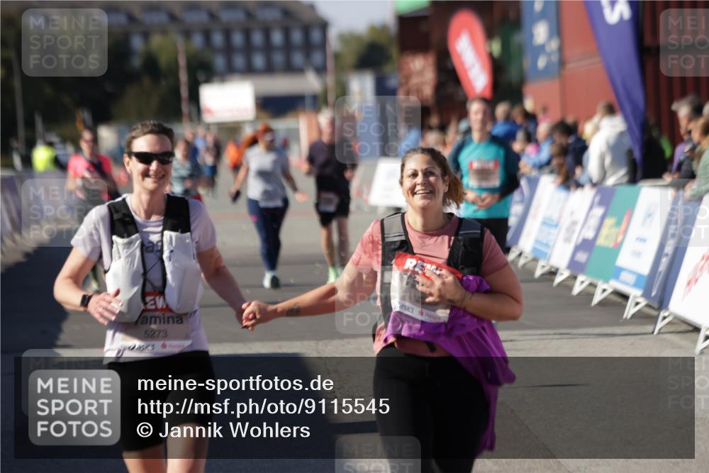 03.10.2025 - Köhlbrandbrückenlauf Jannik Wohlers http://msf.ph/oto/9115545 03.10.2025 13:32:52 Ziel 5110, 5133, 5187, 5273, 5446, 5477, 5478, 6147, 6148, 6360, 6513 meine-sportfotos.de