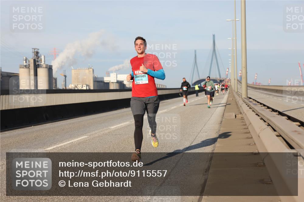 03.10.2025 - Köhlbrandbrückenlauf Lena Gebhardt http://msf.ph/oto/9115557 03.10.2025 09:43:37 Position 2 3518 meine-sportfotos.de