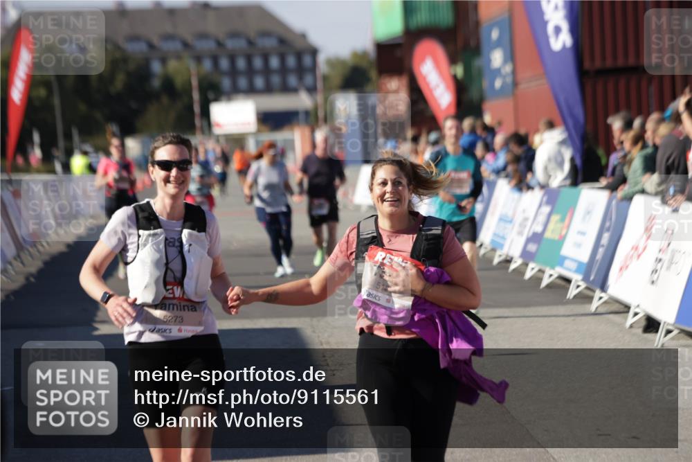 03.10.2025 - Köhlbrandbrückenlauf Jannik Wohlers http://msf.ph/oto/9115561 03.10.2025 13:32:53 Ziel 5110, 5133, 5187, 5273, 5446, 5477, 5478, 6147, 6148, 6513 meine-sportfotos.de