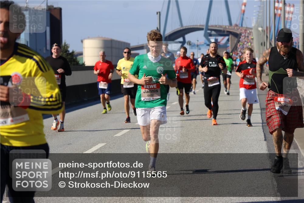 03.10.2025 - Köhlbrandbrückenlauf Strokosch-Dieckow http://msf.ph/oto/9115565 03.10.2025 12:48:56 Position 3 5601, 6492 meine-sportfotos.de