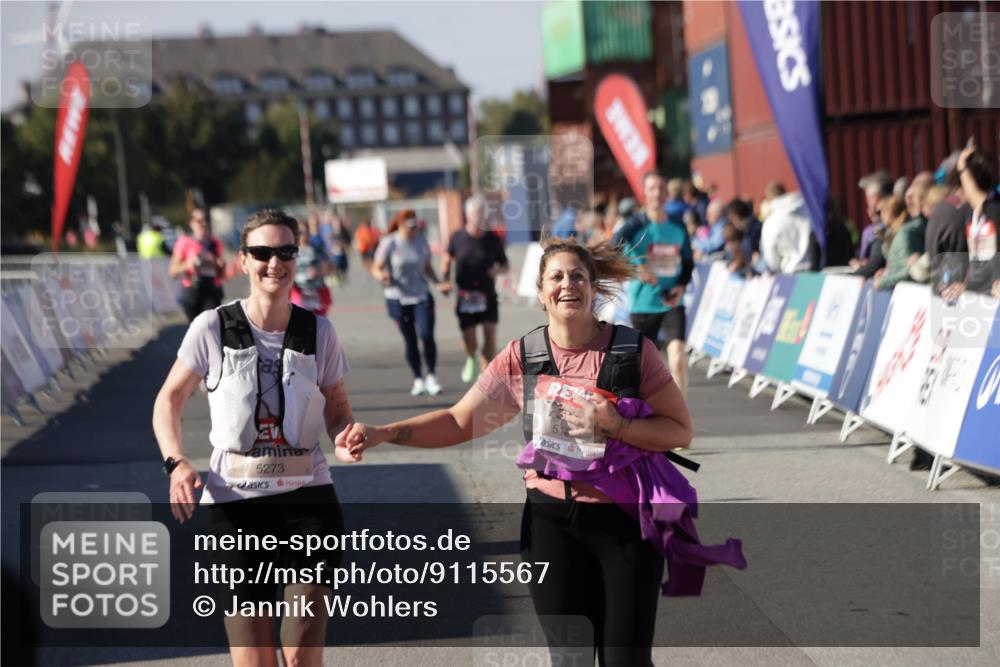03.10.2025 - Köhlbrandbrückenlauf Jannik Wohlers http://msf.ph/oto/9115567 03.10.2025 13:32:53 Ziel 5110, 5133, 5187, 5273, 5446, 5477, 5478, 6147, 6148, 6513 meine-sportfotos.de