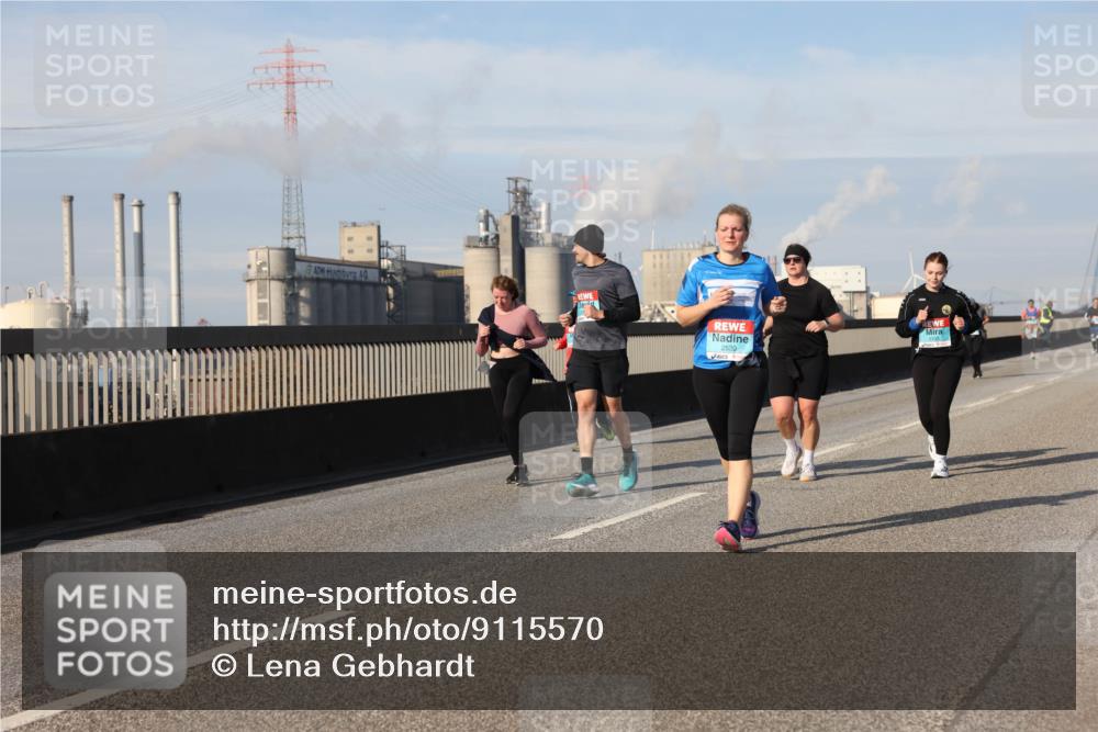 03.10.2025 - Köhlbrandbrückenlauf Lena Gebhardt http://msf.ph/oto/9115570 03.10.2025 10:18:27 Position 2 2520 meine-sportfotos.de