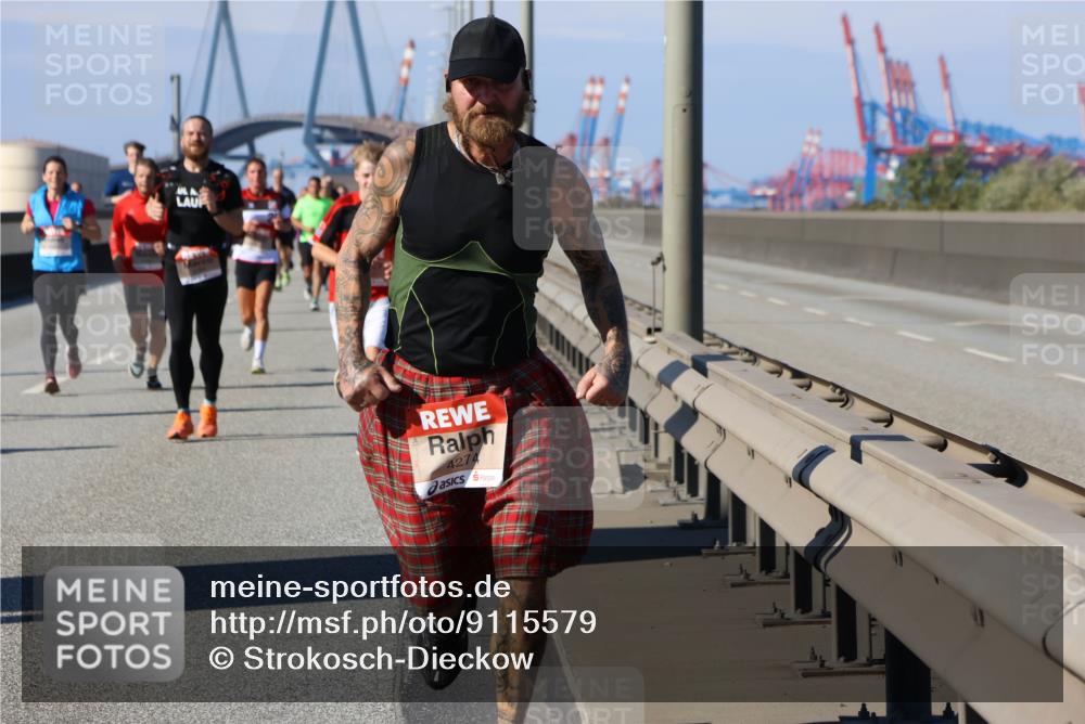 03.10.2025 - Köhlbrandbrückenlauf Strokosch-Dieckow http://msf.ph/oto/9115579 03.10.2025 12:48:59 Position 3 4274 meine-sportfotos.de