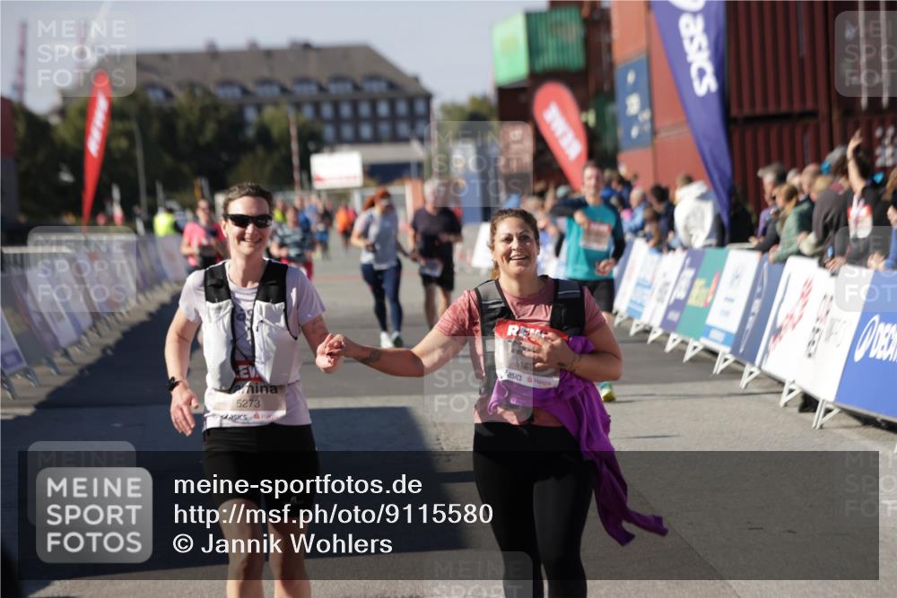 03.10.2025 - Köhlbrandbrückenlauf Jannik Wohlers http://msf.ph/oto/9115580 03.10.2025 13:32:53 Ziel 5110, 5133, 5187, 5273, 5446, 5477, 5478, 6147, 6148, 6513 meine-sportfotos.de