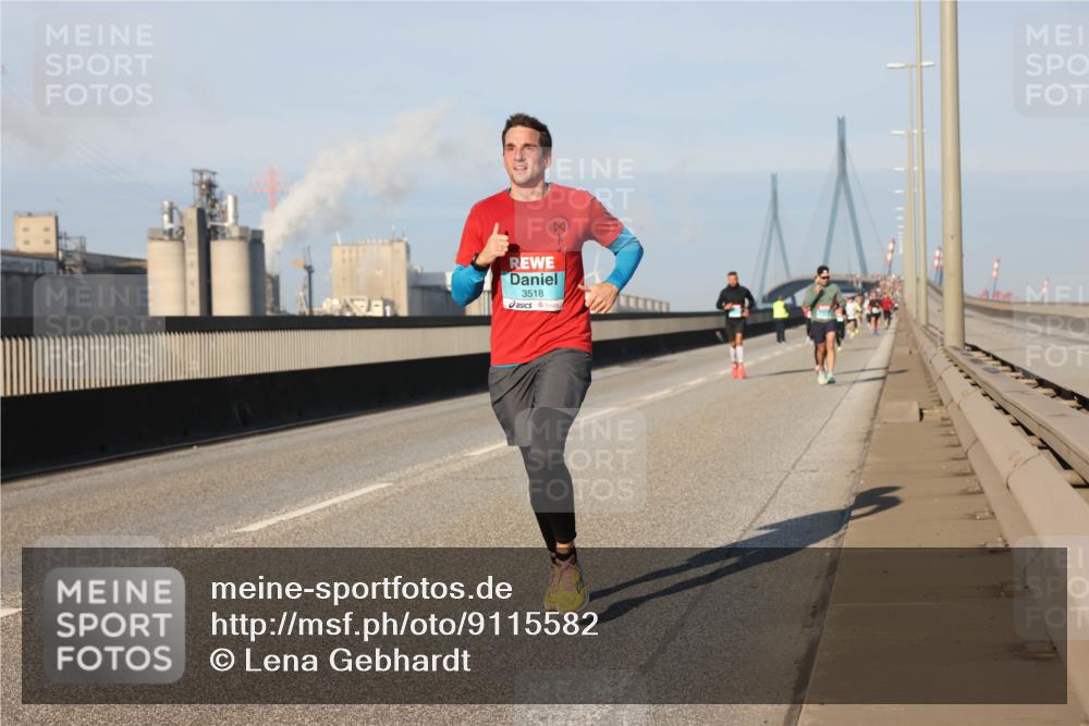 03.10.2025 - Köhlbrandbrückenlauf Lena Gebhardt http://msf.ph/oto/9115582 03.10.2025 09:43:37 Position 2 3518 meine-sportfotos.de