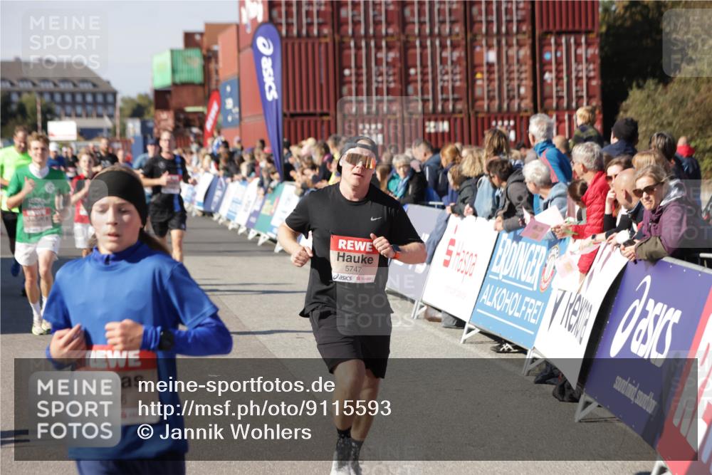 03.10.2025 - Köhlbrandbrückenlauf Jannik Wohlers http://msf.ph/oto/9115593 03.10.2025 13:02:22 Ziel 4109, 4130, 4271, 4277, 4281, 4337, 4492, 4783, 4946, 5080, 5617, 5697, 5747, 5784, 5845, 6465, 6492 meine-sportfotos.de