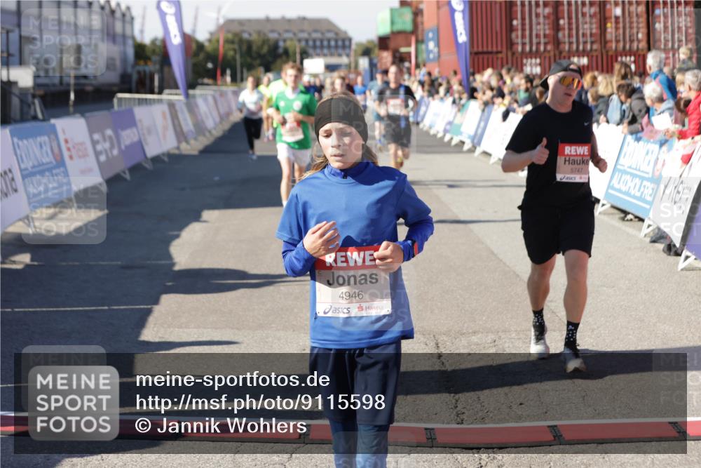 03.10.2025 - Köhlbrandbrückenlauf Jannik Wohlers http://msf.ph/oto/9115598 03.10.2025 13:02:22 Ziel 4109, 4130, 4271, 4277, 4281, 4337, 4492, 4783, 4946, 5080, 5617, 5697, 5747, 5784, 5845, 6465, 6492 meine-sportfotos.de
